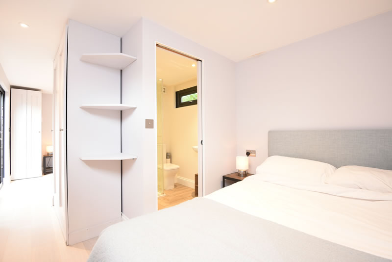 One Bedroom modern annexe in london