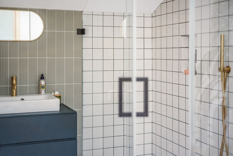 london studio annexe bathroom