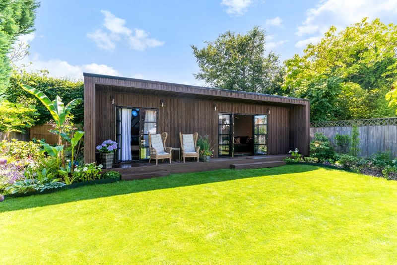 one bedroom garden annexe london