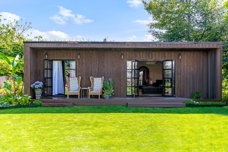 one bedroom garden annexe london