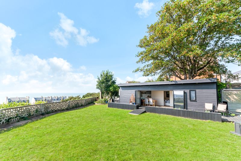 two bedroom garden annexe kent