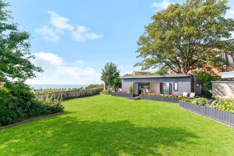 two bedroom garden annexe kent