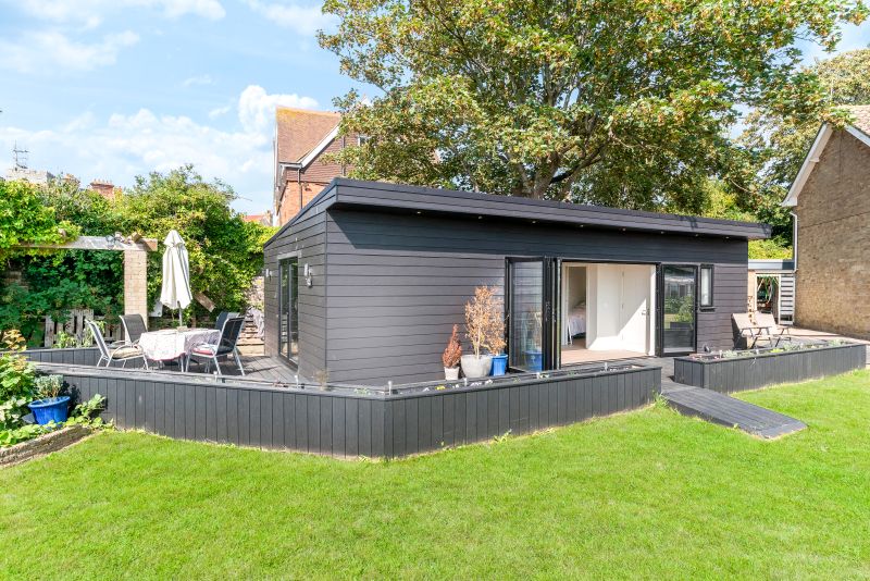 two bedroom garden annexe kent