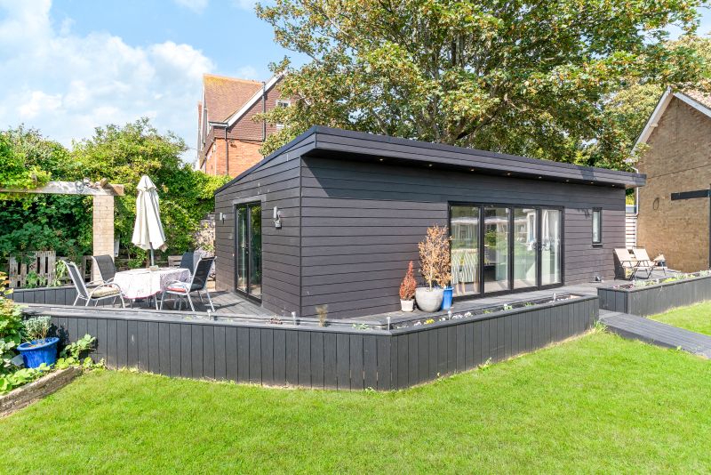 contemporary garden annexe kent