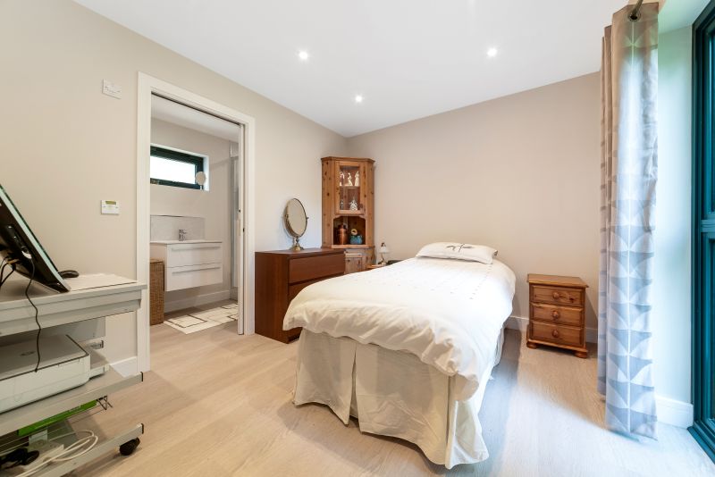 one bedroom garden annexe kent