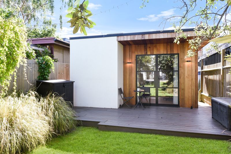 self-contained garden annexe kent