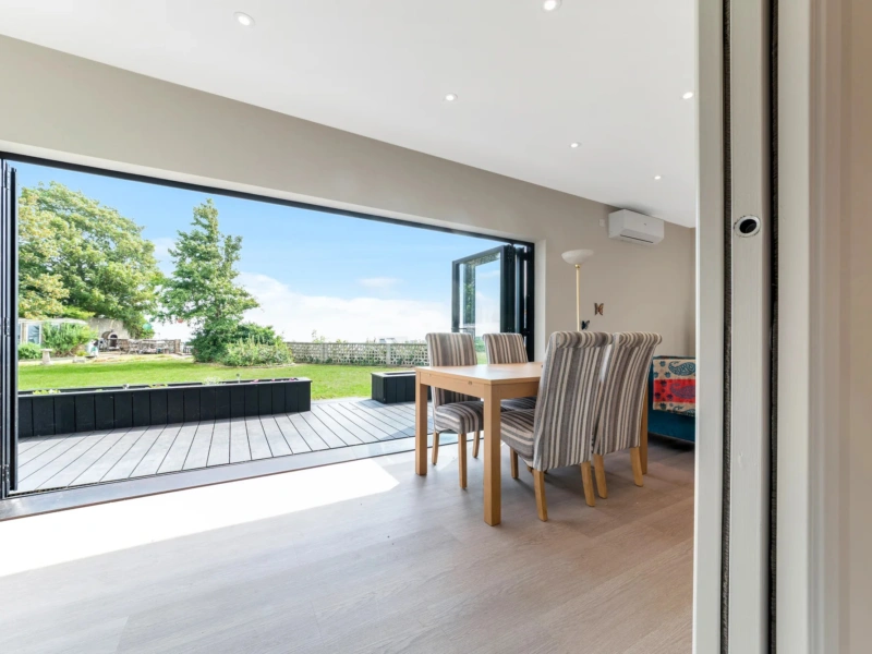 Contemporary Two-Bedroom Annexe – Folkestone, Kent