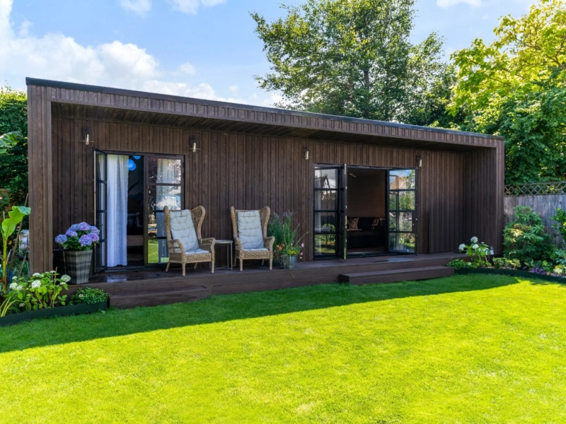 Contemporary One-Bedroom Garden Annexe – London