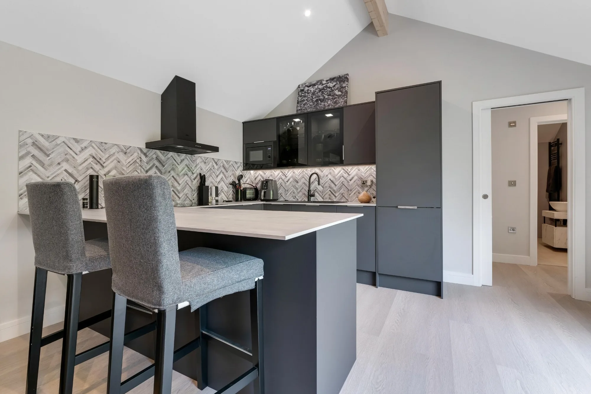 Luxury garden annexe bathroom and interior finish suitable for a Shefford annexe project